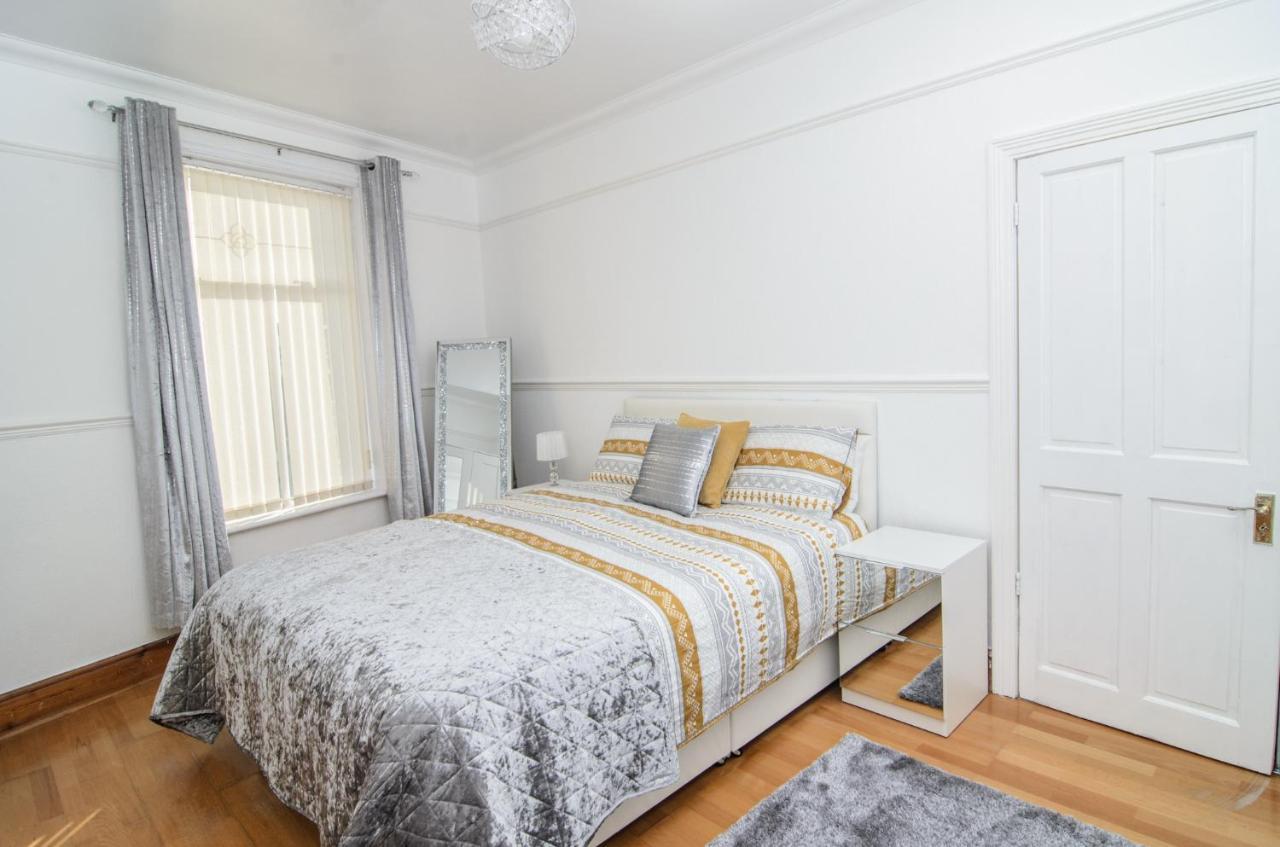 Вилла Riverpool - Elegant House 1 Minute Walk To Anfield Stadium Ливерпуль Экстерьер фото